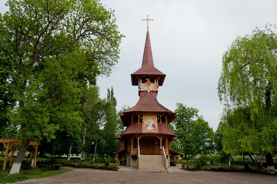 TRM - Biserica „Sfinţilor Martiri Brâncoveni” Din Soroca A Devenit Un ...